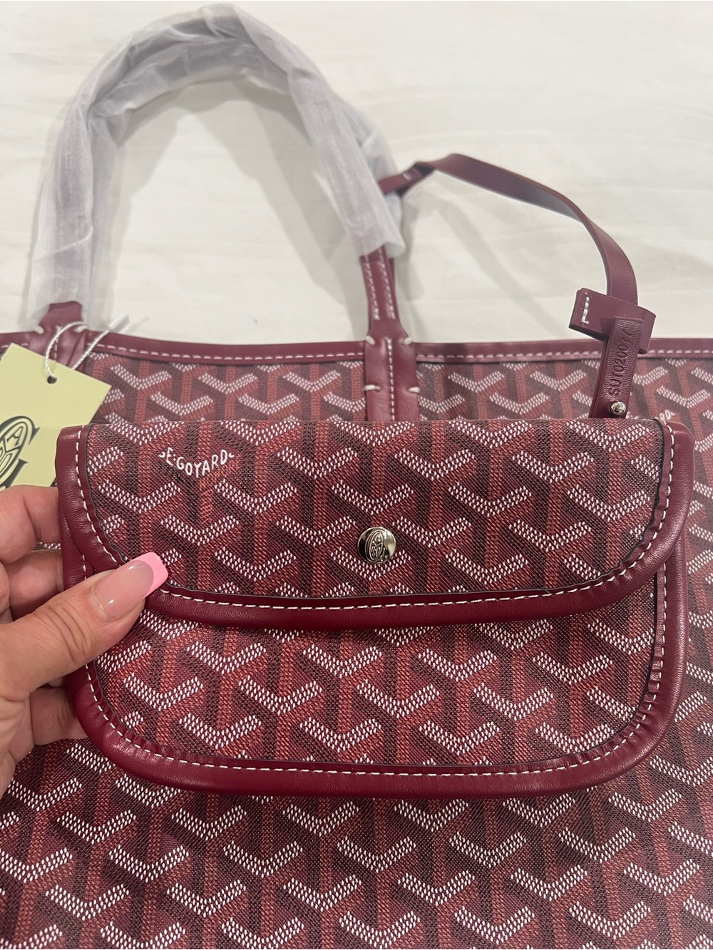 New!! Stylish Beautiful Red Tote with clutch.
